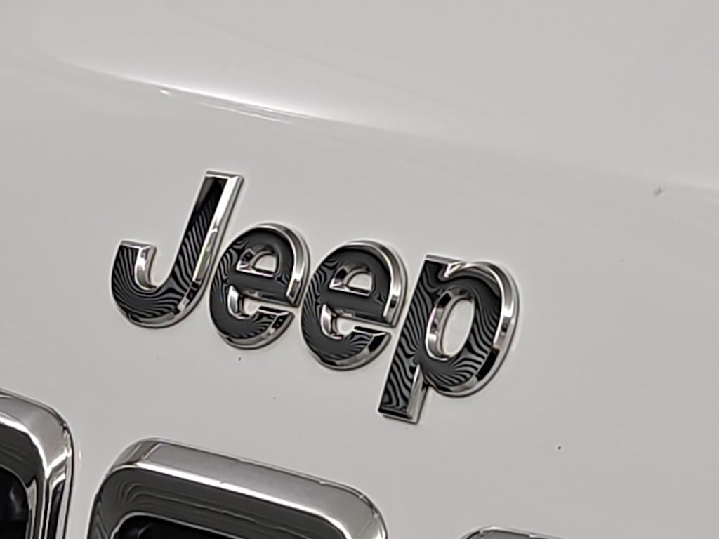 Thumbnail: 2022 Jeep Cherokee - 24