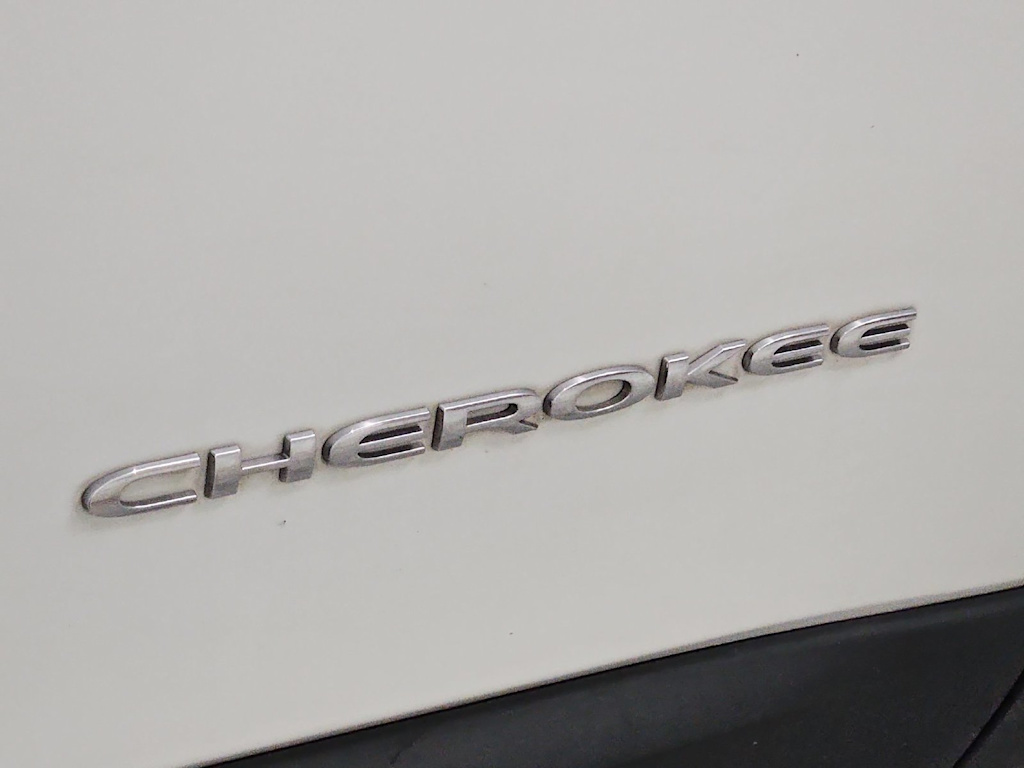 Thumbnail: 2022 Jeep Cherokee - 25