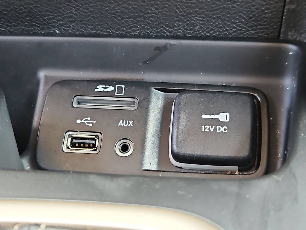 Thumbnail: 2017 Jeep Cherokee - 37