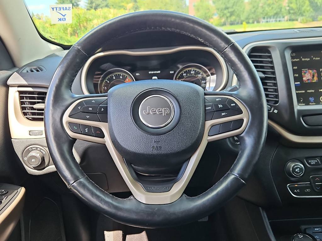 Thumbnail: 2017 Jeep Cherokee - 13