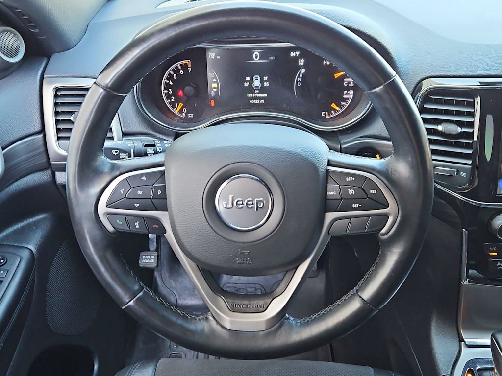 Thumbnail: 2022 Jeep Grand Cherokee - 14