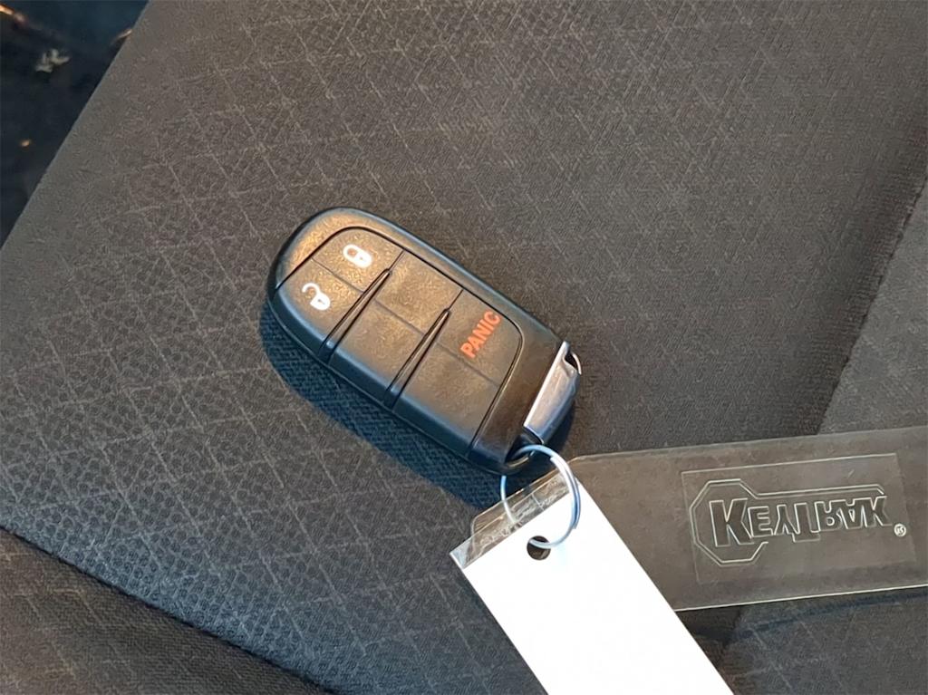 2020 Jeep Grand Cherokee Laredo 19