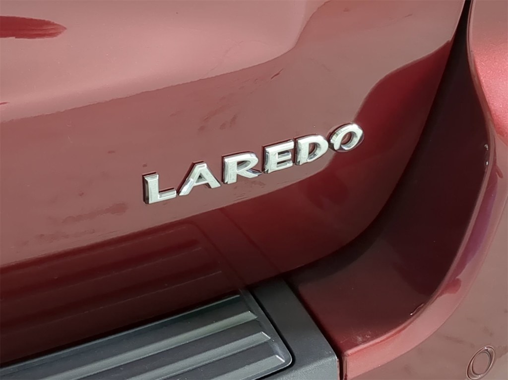 2020 Jeep Grand Cherokee Laredo 24