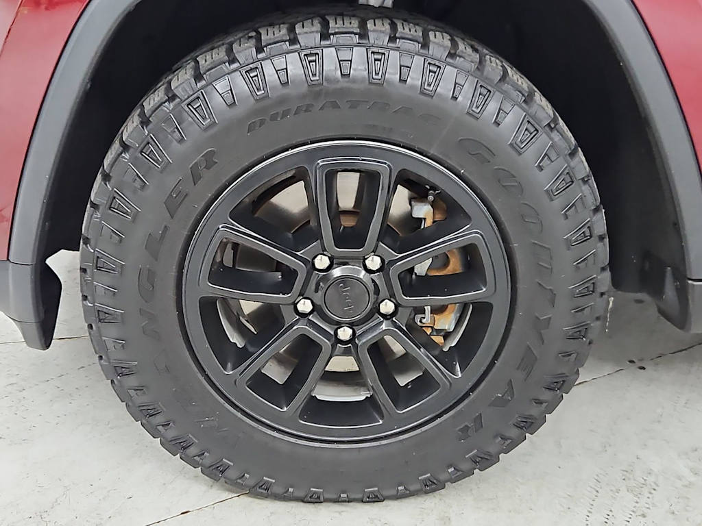 Thumbnail: 2018 Jeep Grand Cherokee - 8