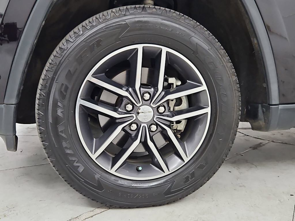 Thumbnail: 2018 Jeep Grand Cherokee - 7