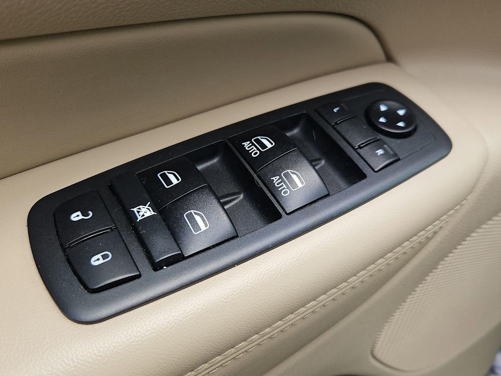 Thumbnail: 2018 Jeep Grand Cherokee - 25
