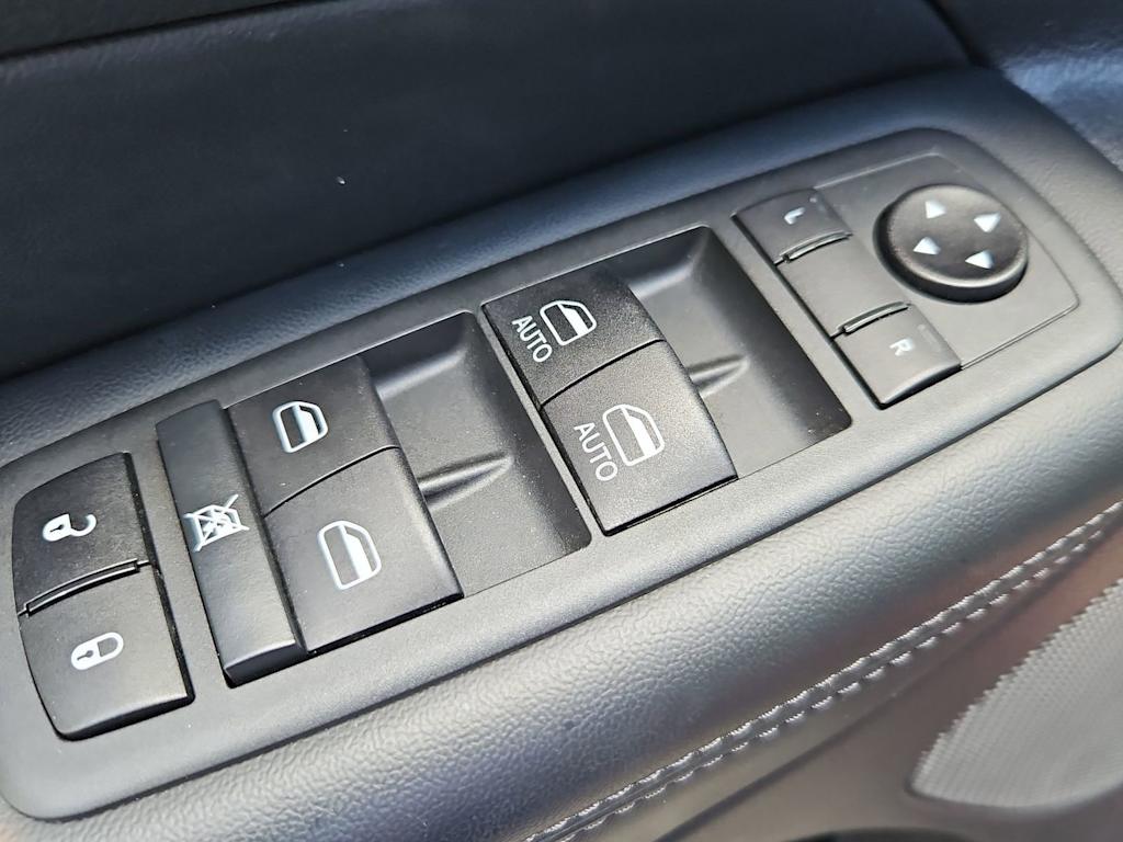 Thumbnail: 2020 Jeep Grand Cherokee - 25