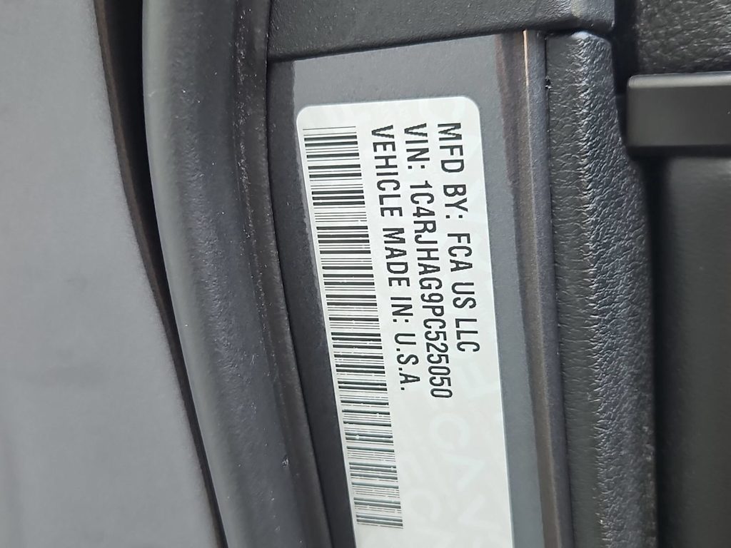 Thumbnail: 2023 Jeep Grand Cherokee - 36