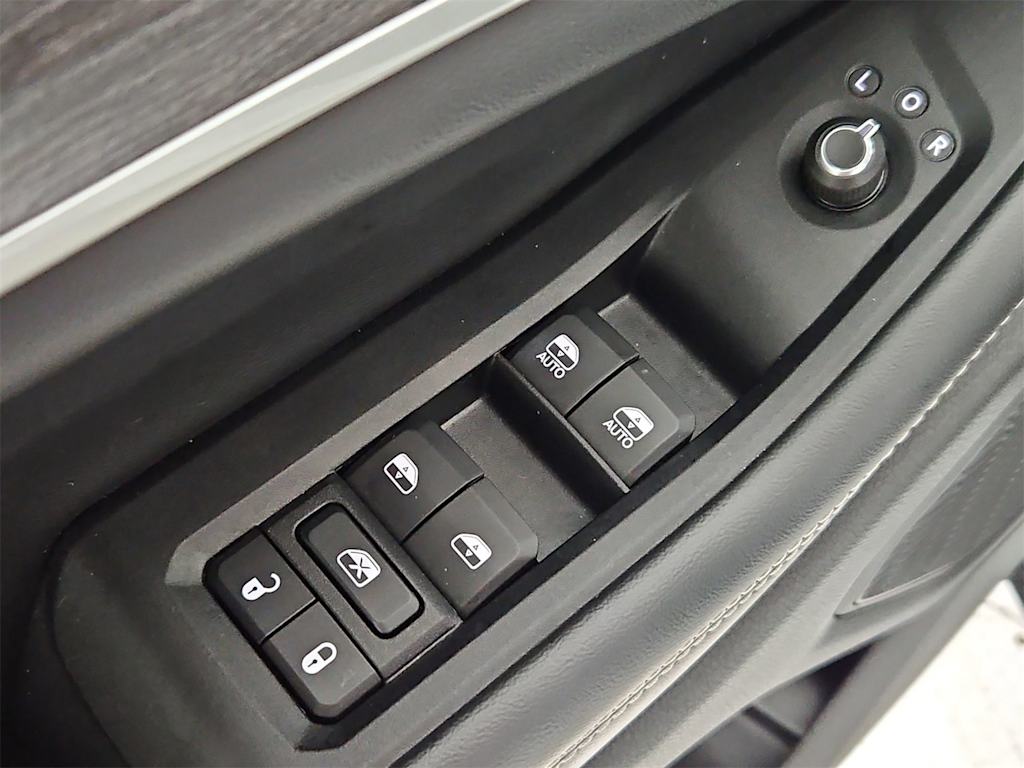 Thumbnail: 2023 Jeep Grand Cherokee - 25