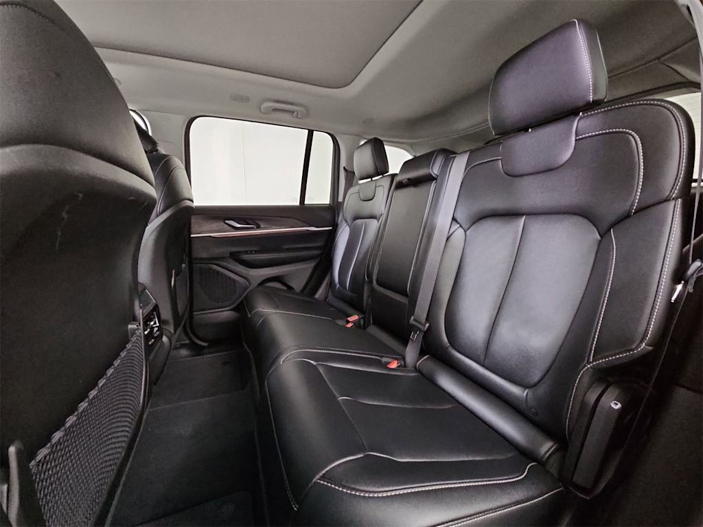 Thumbnail: 2023 Jeep Grand Cherokee - 13