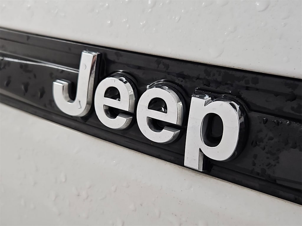 Thumbnail: 2023 Jeep Grand Cherokee - 7