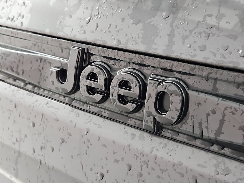 Thumbnail: 2023 Jeep Grand Cherokee - 7