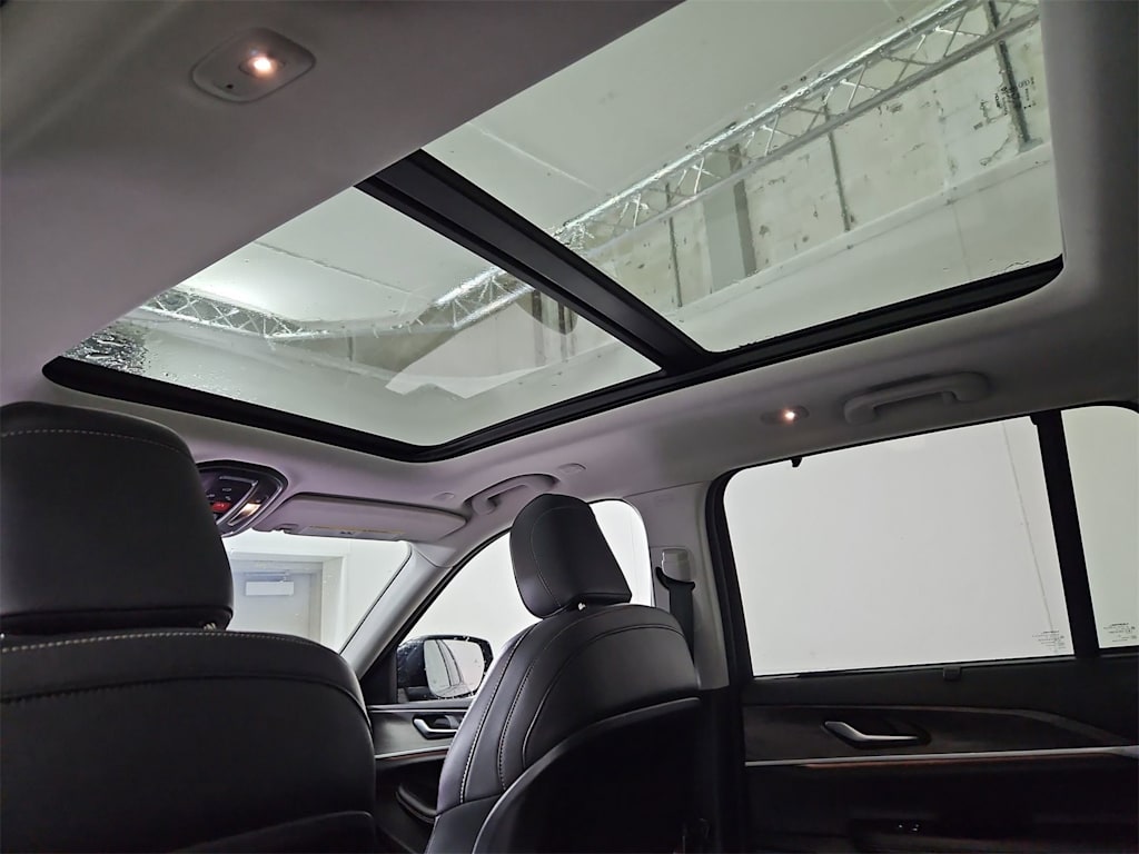 Thumbnail: 2023 Jeep Grand Cherokee - 30