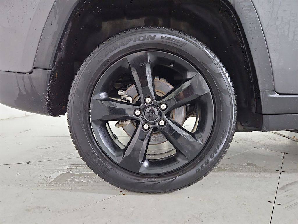 Thumbnail: 2023 Jeep Grand Cherokee - 8