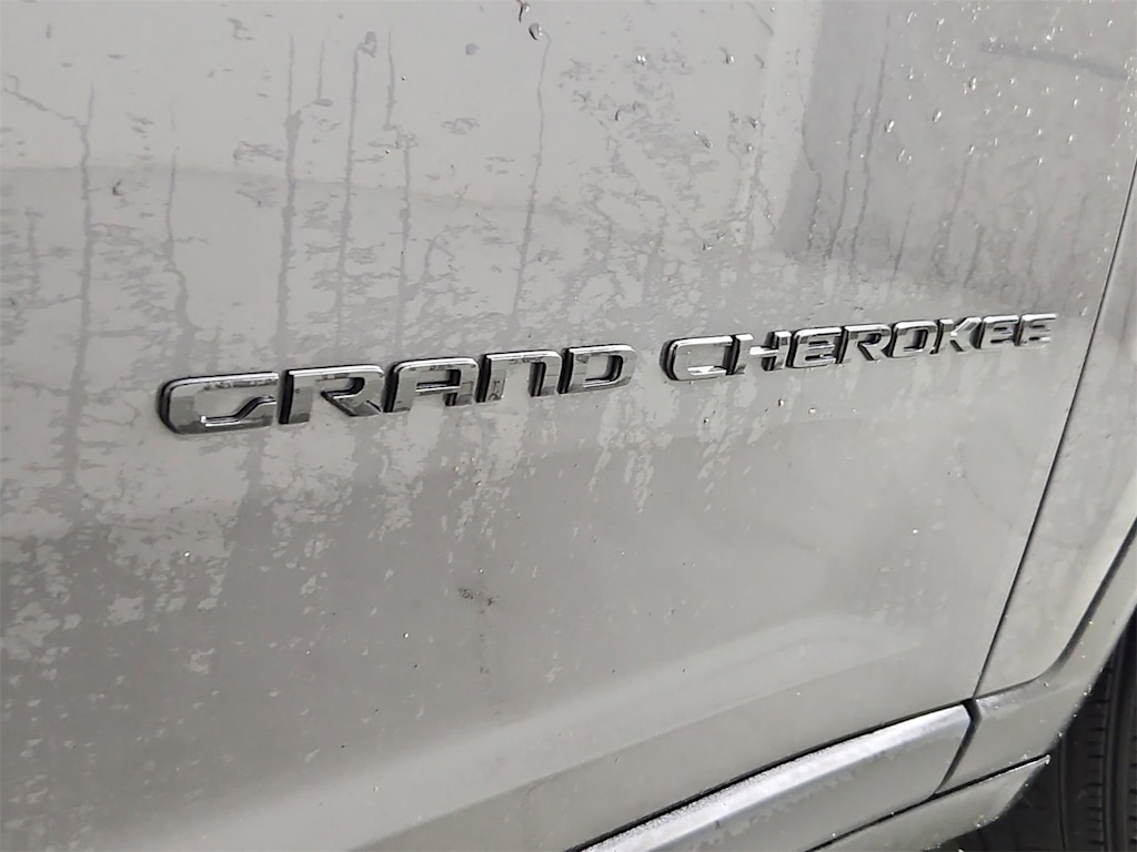 Thumbnail: 2023 Jeep Grand Cherokee - 25