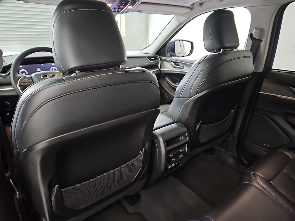 Thumbnail: 2023 Jeep Grand Cherokee - 13