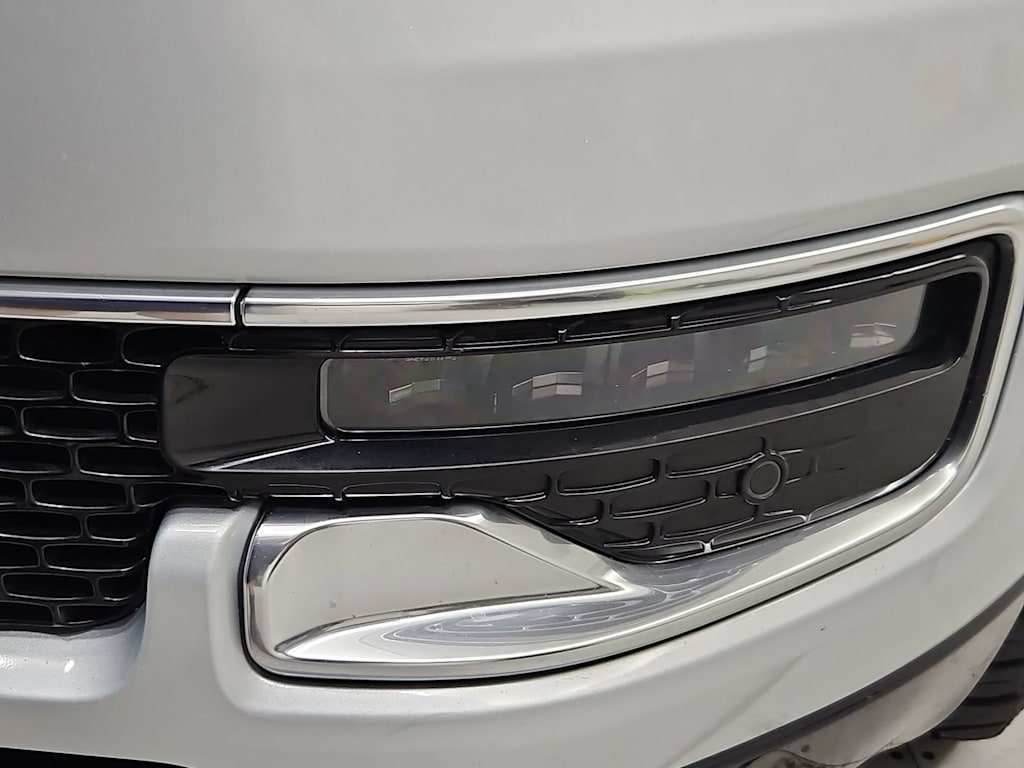 Thumbnail: 2023 Jeep Wagoneer - 23