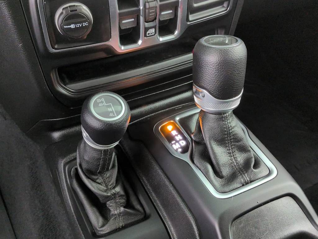 Thumbnail: 2021 Jeep Gladiator - 16