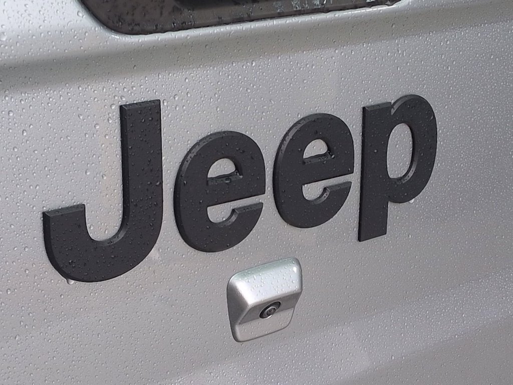 Thumbnail: 2021 Jeep Gladiator - 24