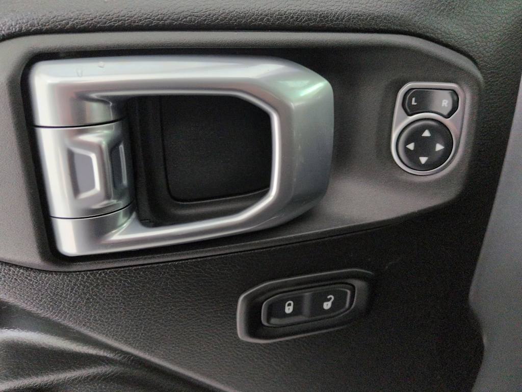 Thumbnail: 2021 Jeep Gladiator - 26