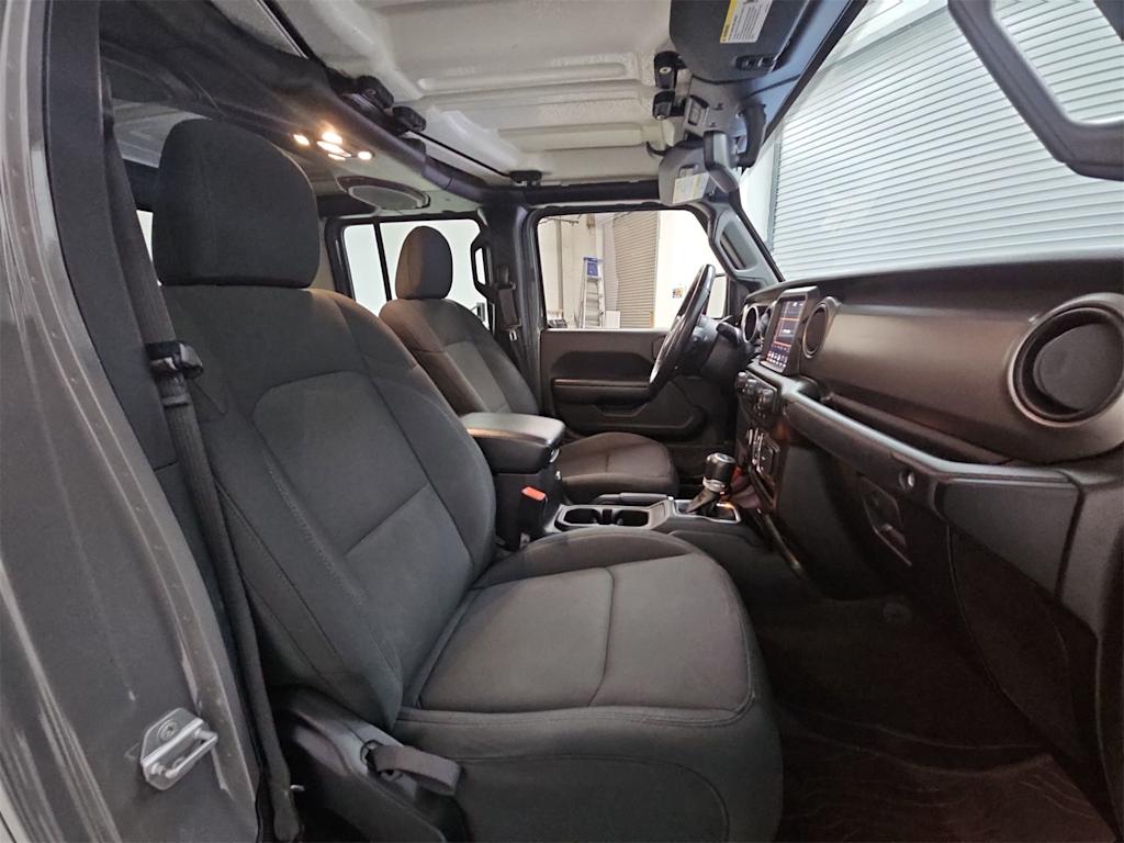 2021 Jeep Gladiator Sport 12