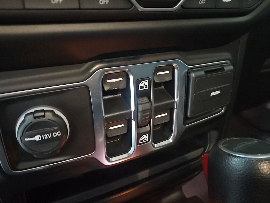 2021 Jeep Gladiator Sport 25