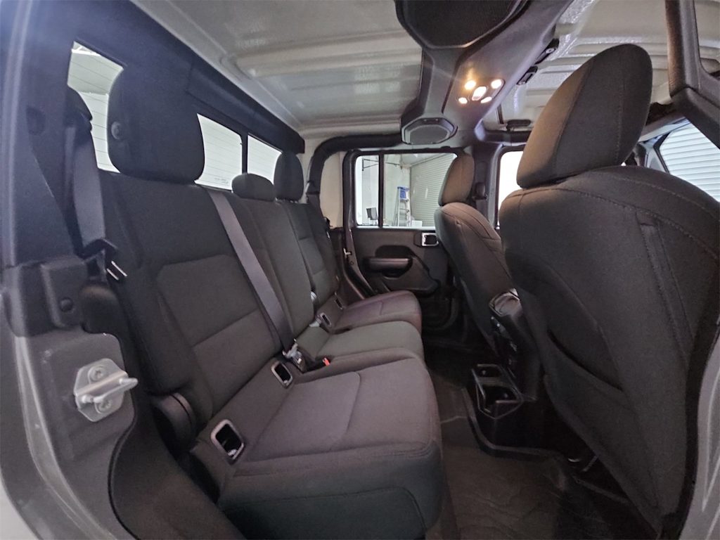 2021 Jeep Gladiator Sport 27