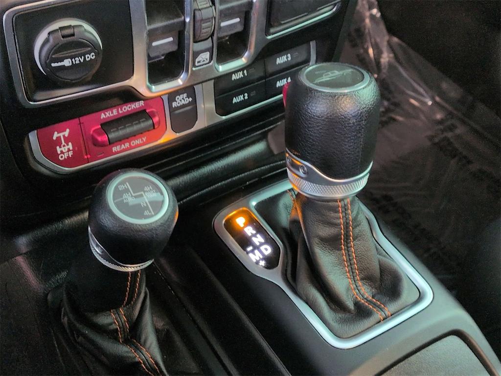 Thumbnail: 2022 Jeep Gladiator - 16