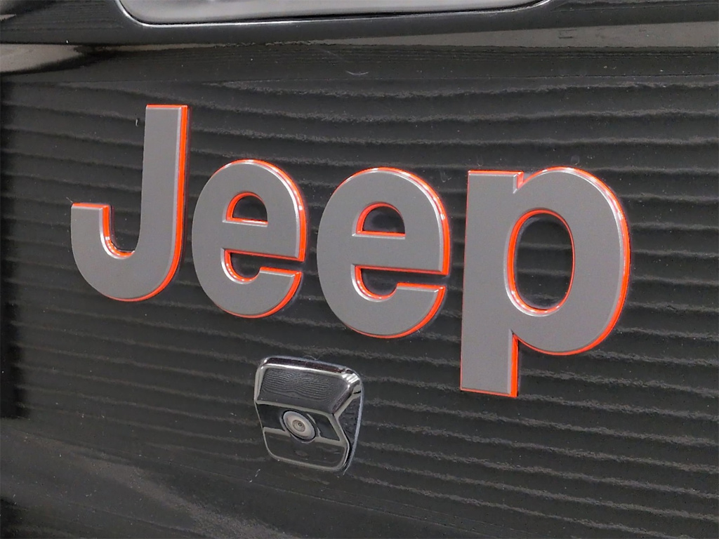 Thumbnail: 2022 Jeep Gladiator - 25