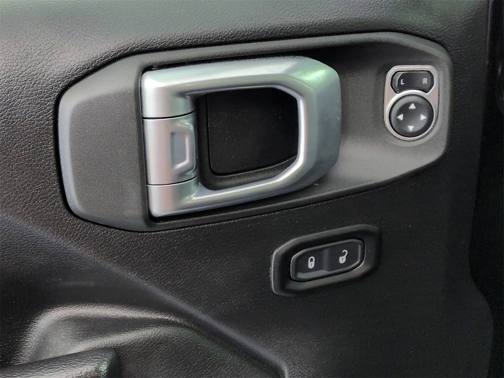 Thumbnail: 2022 Jeep Gladiator - 27