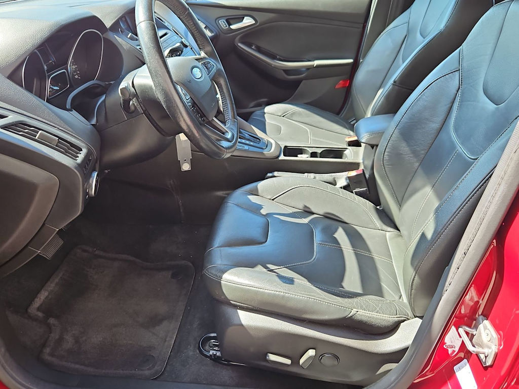 Thumbnail: 2016 Ford Focus - 11