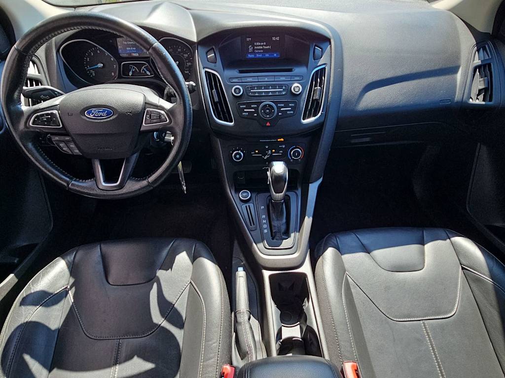 Thumbnail: 2016 Ford Focus - 10