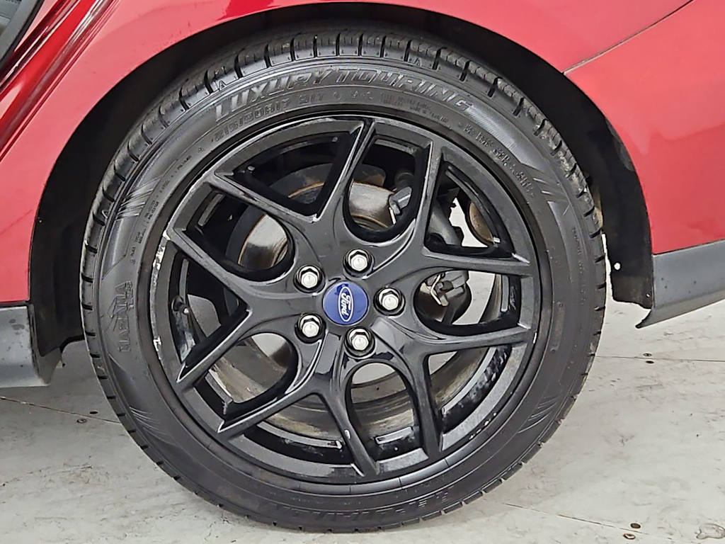 Thumbnail: 2016 Ford Focus - 8