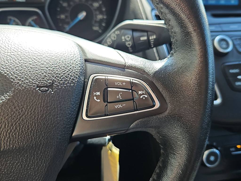 Thumbnail: 2016 Ford Focus - 30