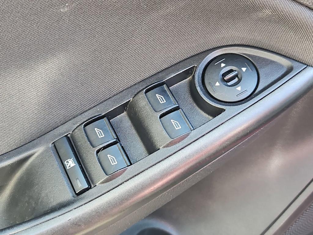 Thumbnail: 2016 Ford Focus - 26
