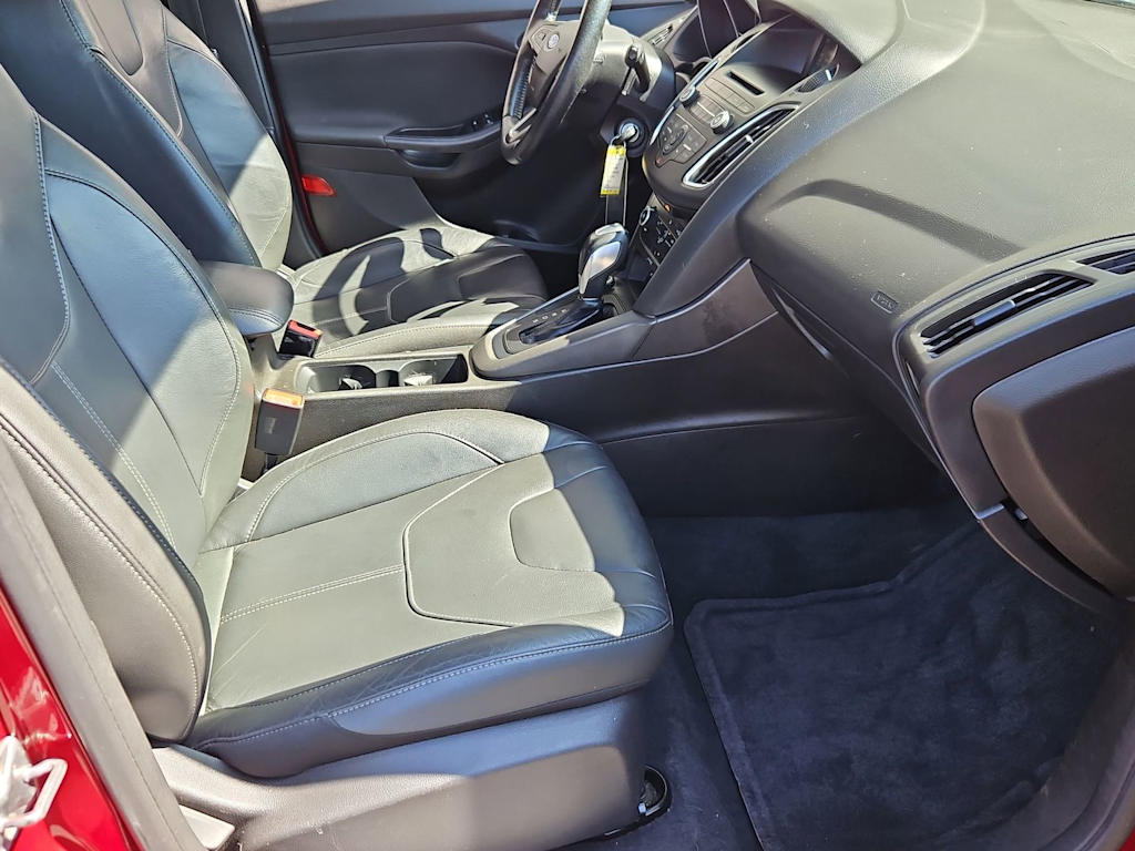 Thumbnail: 2016 Ford Focus - 12