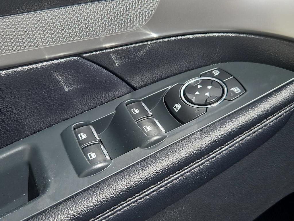 Thumbnail: 2017 Ford Explorer - 25
