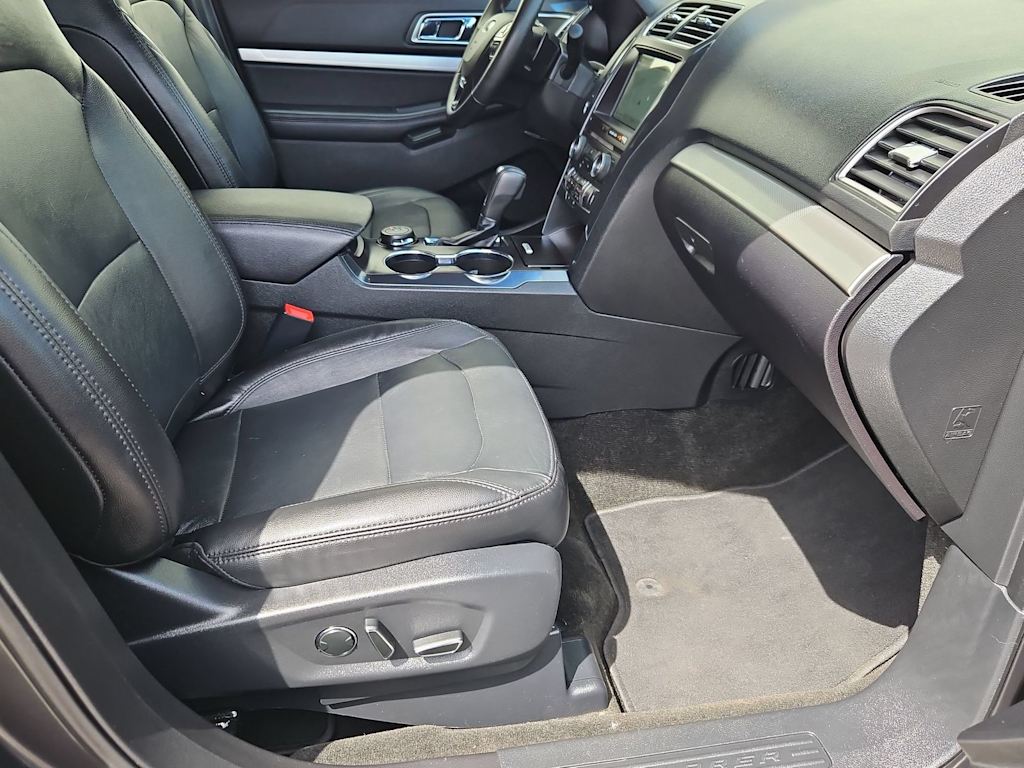 Thumbnail: 2017 Ford Explorer - 12