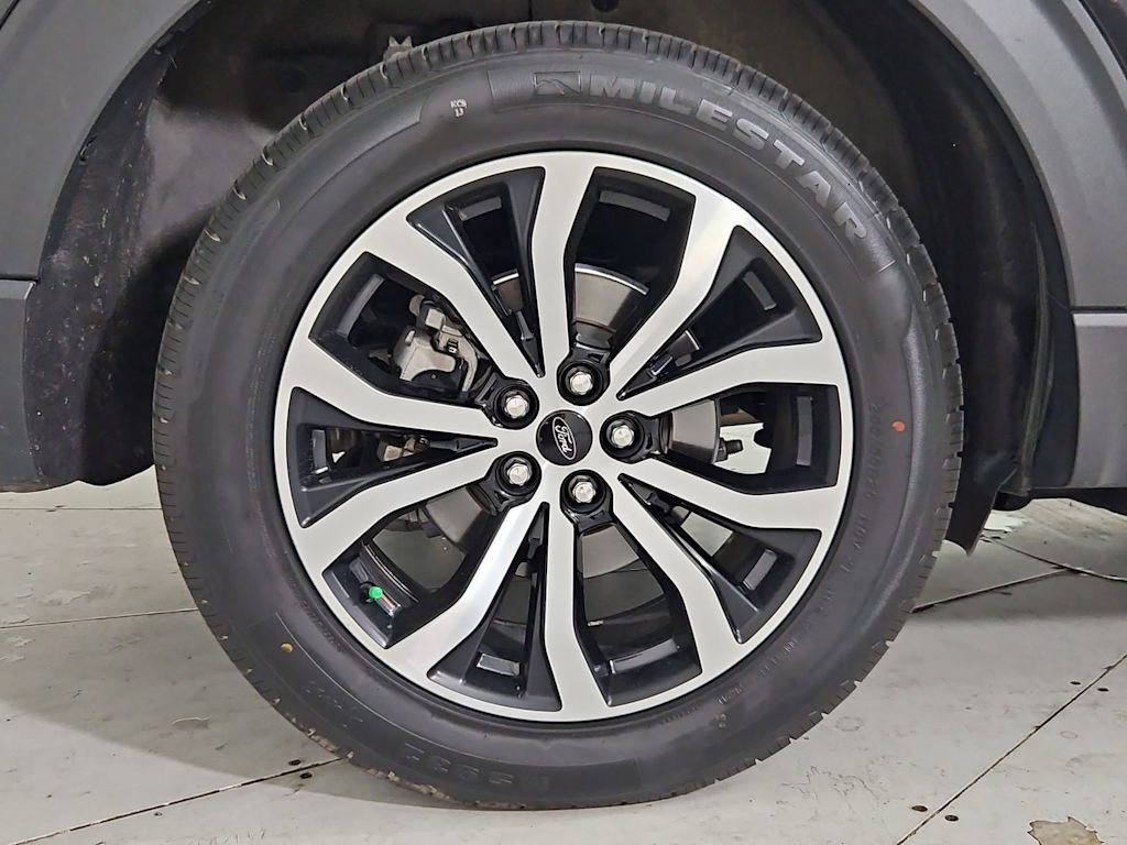 Thumbnail: 2022 Ford Explorer - 9