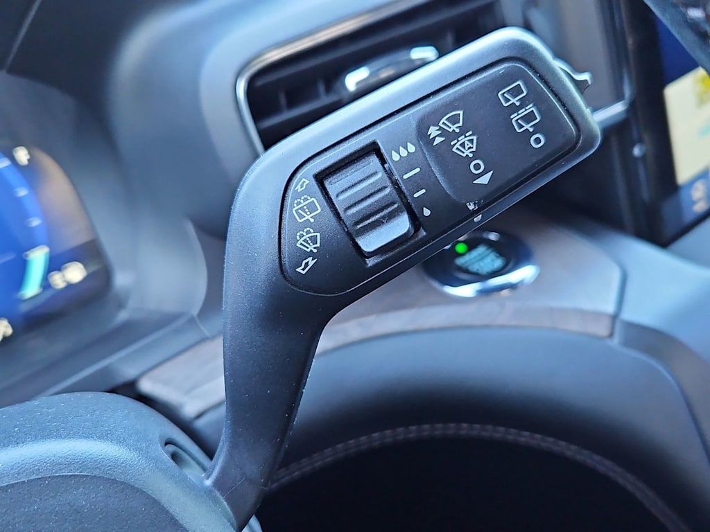 Thumbnail: 2020 Ford Explorer - 31