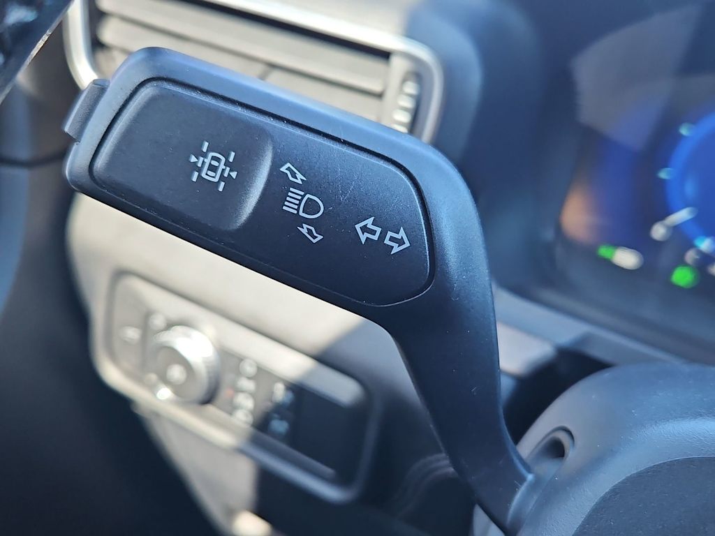 Thumbnail: 2020 Ford Explorer - 32