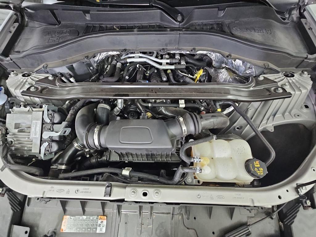 Thumbnail: 2020 Ford Explorer - 9