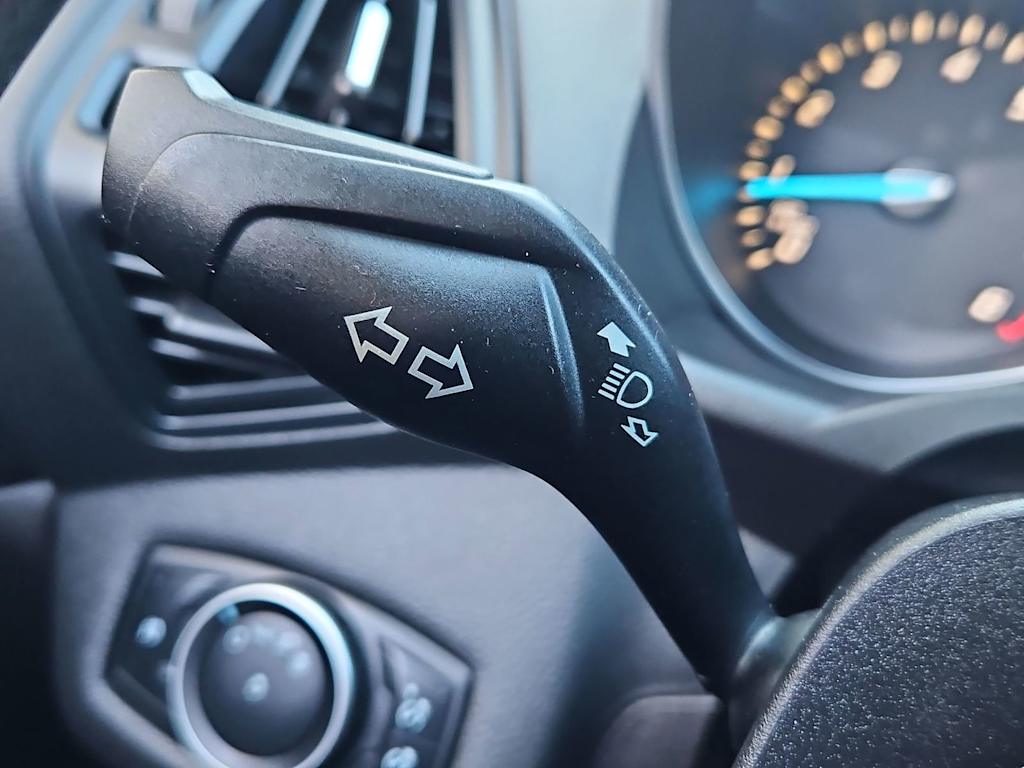 Thumbnail: 2015 Ford Escape - 32