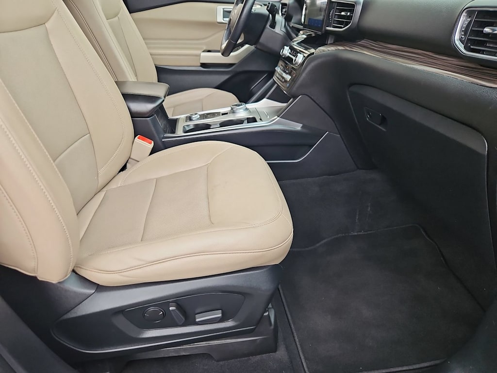 Thumbnail: 2021 Ford Explorer - 27