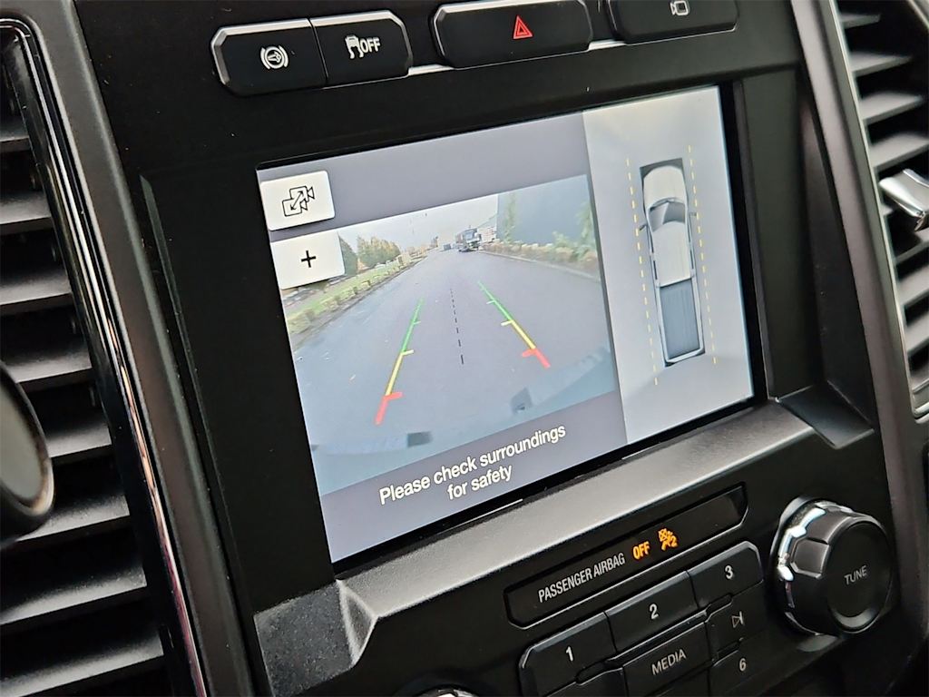 Thumbnail: 2019 Ford F-350 - 33