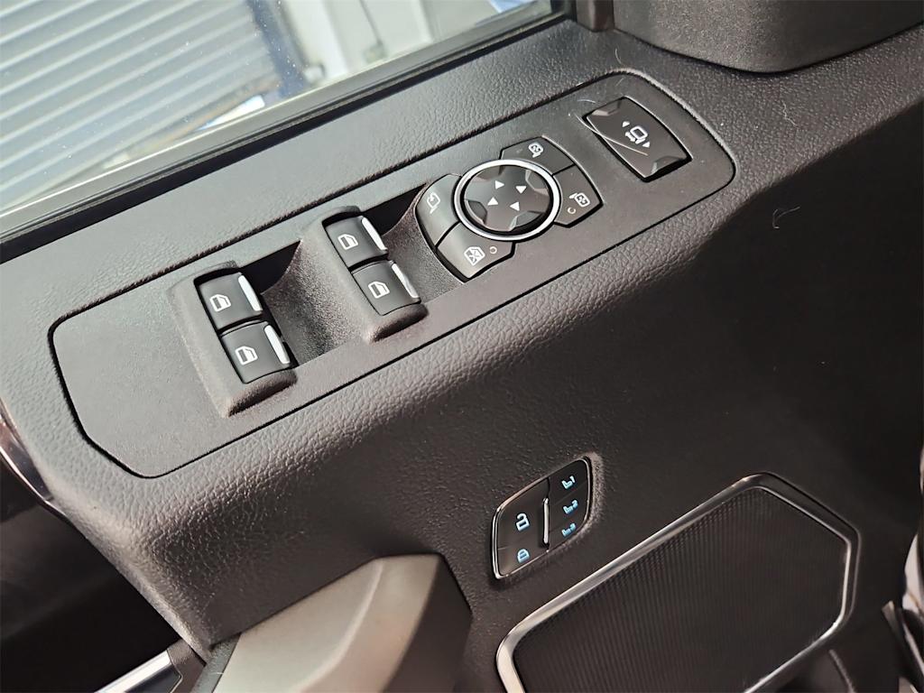 2019 Ford F-350 Platinum 24