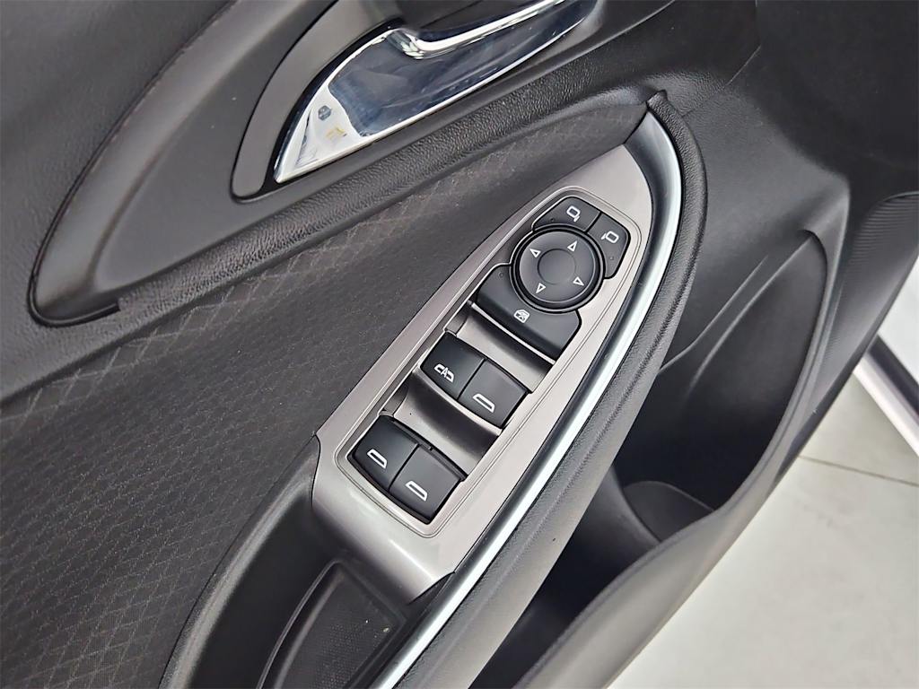 2021 Chevrolet Malibu LT 25