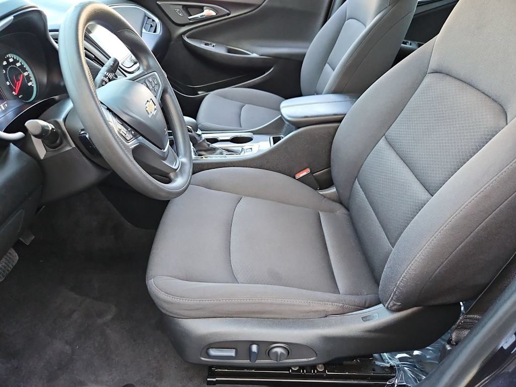 Thumbnail: 2023 Chevrolet Malibu - 11