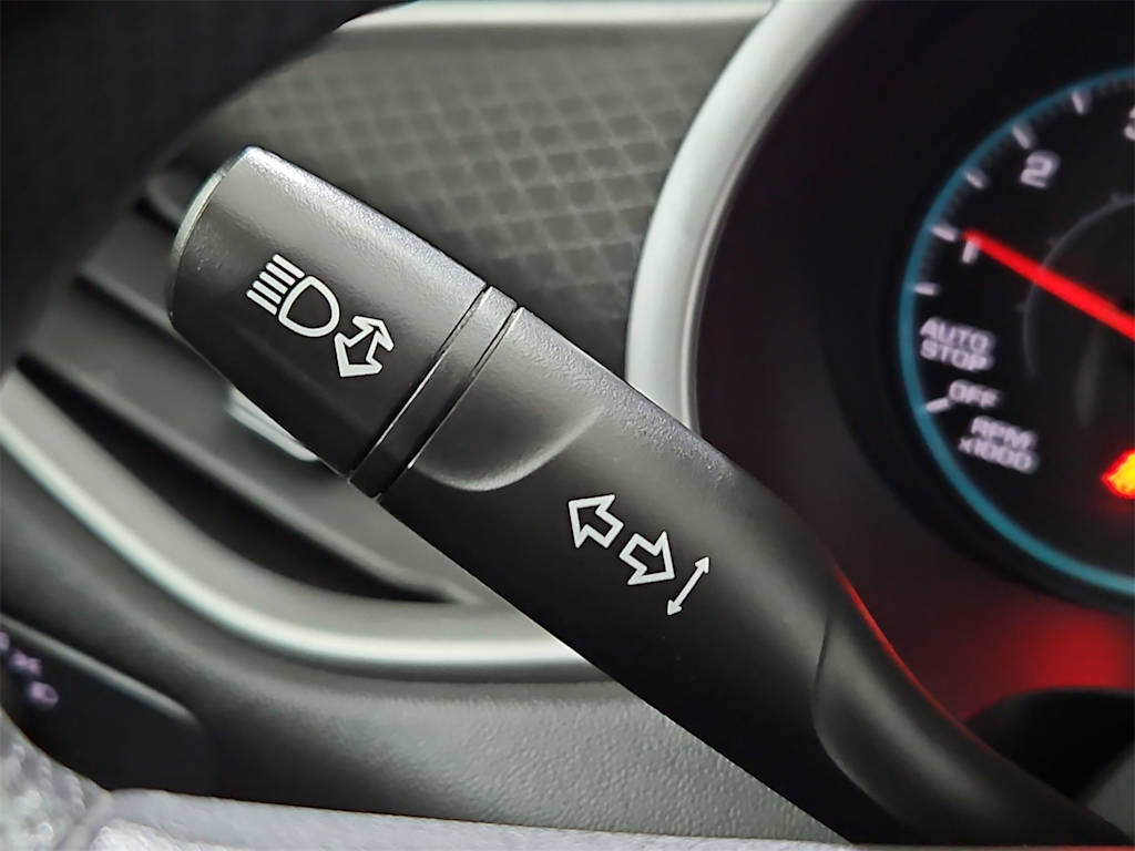 Thumbnail: 2022 Chevrolet Malibu - 32