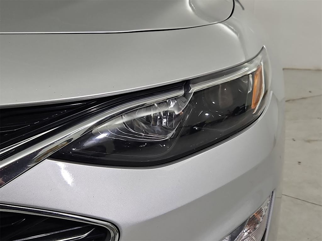 Thumbnail: 2022 Chevrolet Malibu - 24